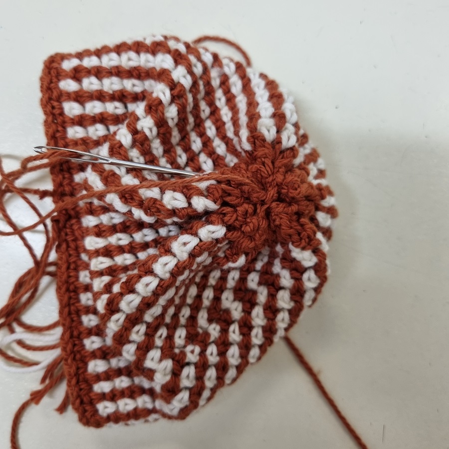 yarn needle in use