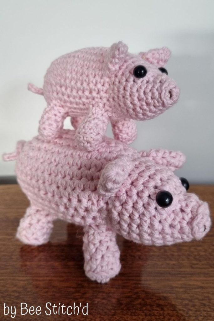 pig pattern pin
