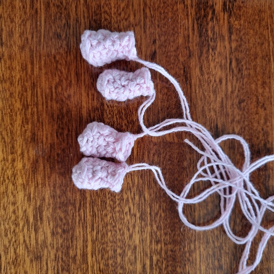 4 crochet legs